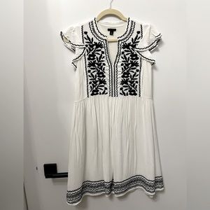 Ann Taylor White and Blue Embroidered Dress (XXS)